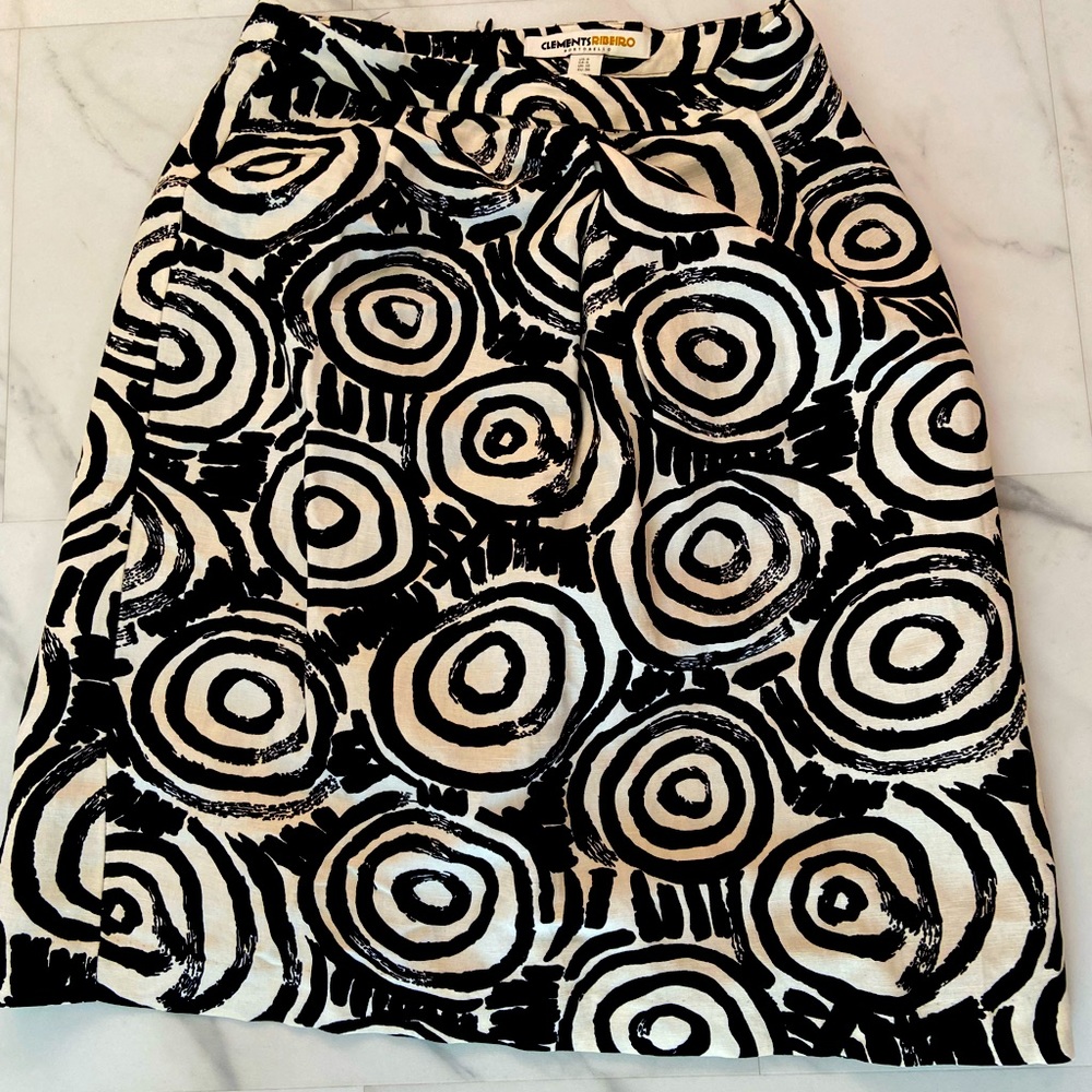 Geometric pencil skirt with front pleat